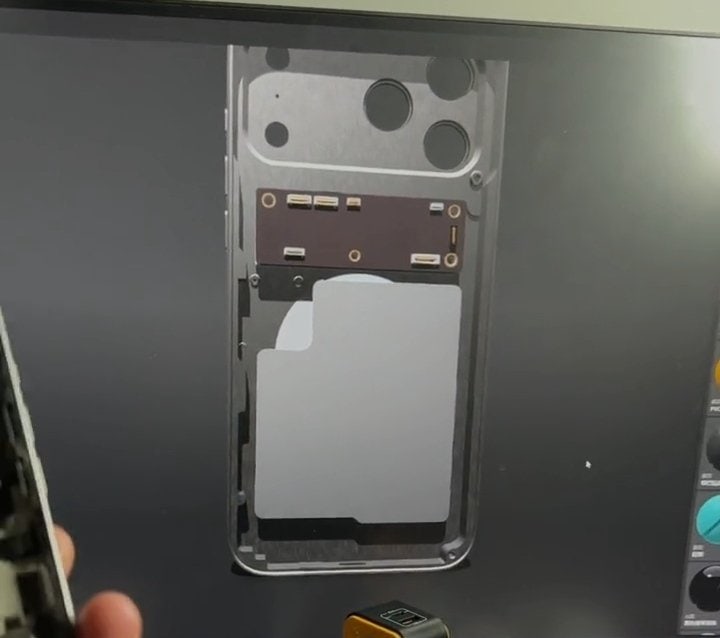 Предполагаемая утечка раскрывает изменения внутреннего дизайна iPhone 17 Pro Max